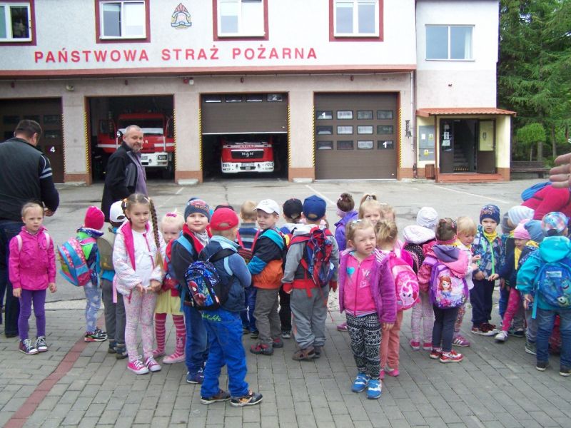  Przedszkolaki u mundurowych  