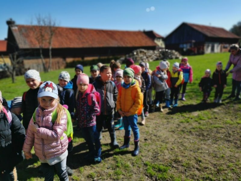 Wycieczka przedszkolaków do Podlech