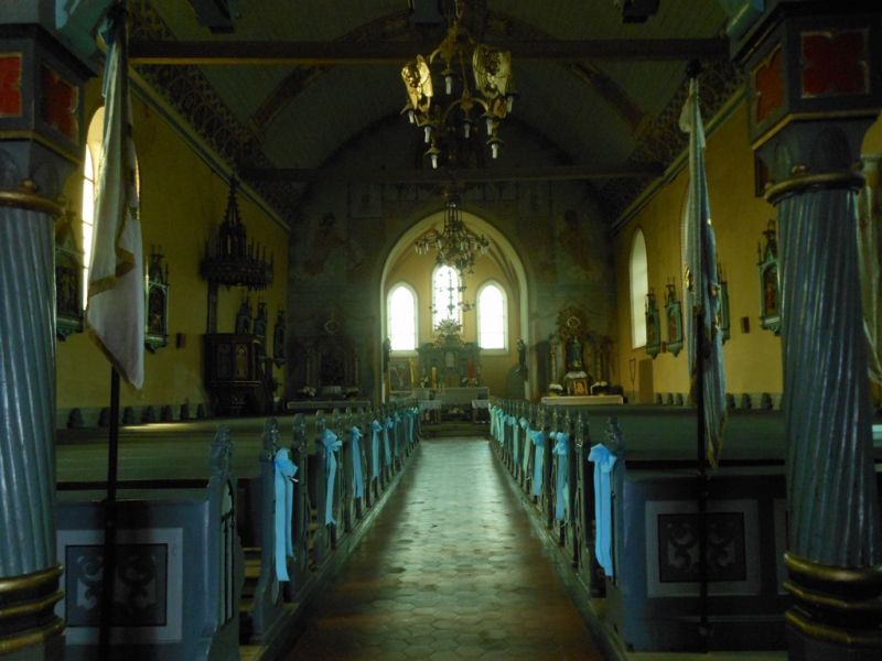  Kościół parafialny pw. św. Mikołaja w Łajsach 
