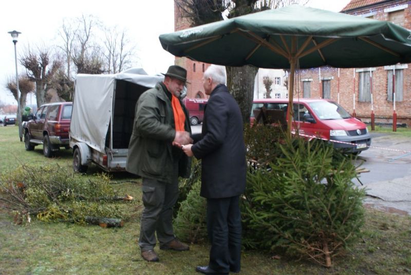 Wigilia pod Ratuszem Staromiejskim w Pieniężnie w...