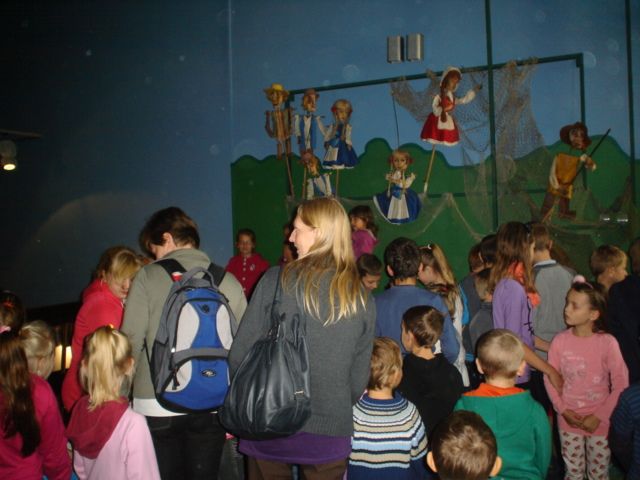  Dzieci w teatrze 