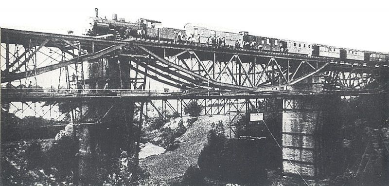  Most kolejowy nad rzeką Wałszą  